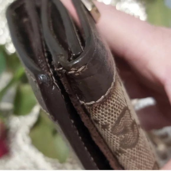 Gucci Brown Monogram Wallet - Picture 6 of 13